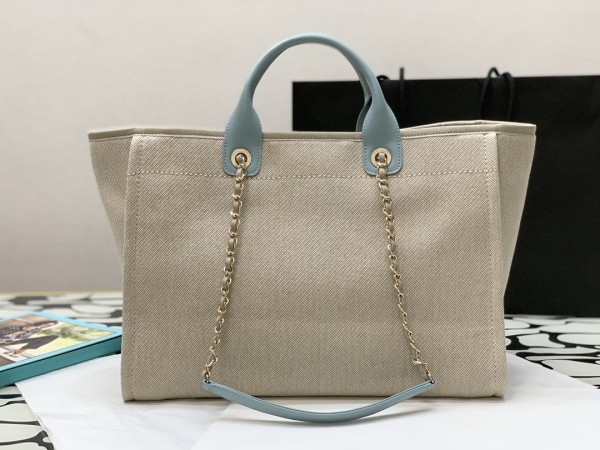 Handbag   Chanel  size 38 cm