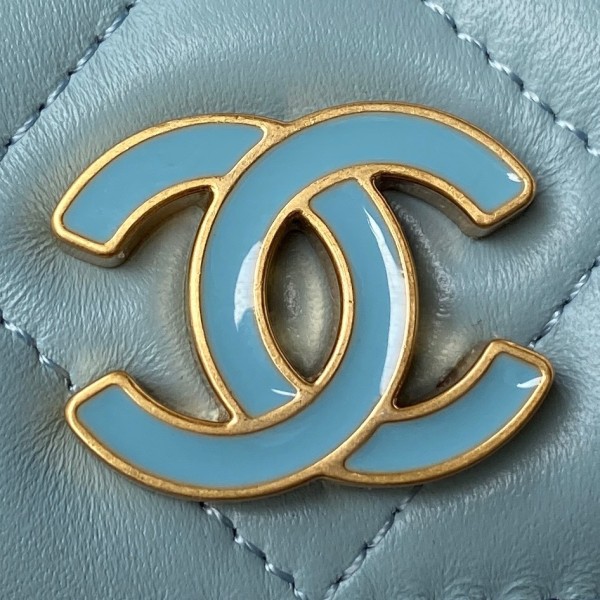  Handbag  Chanel    AP2638  size 12.5 cm