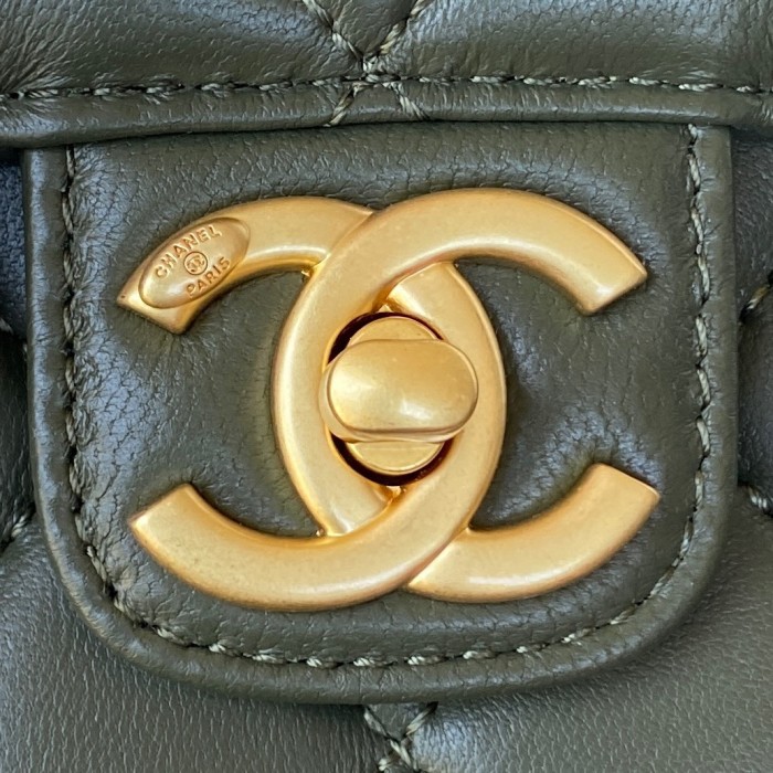 Handbag   Chanel  AS3648  size 17X14.5X7.5 cm
