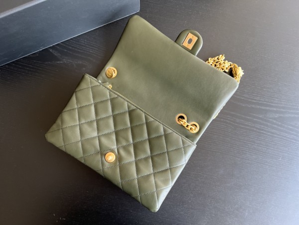 Handbag   Chanel  3393  size 16cmx25cm10 cm