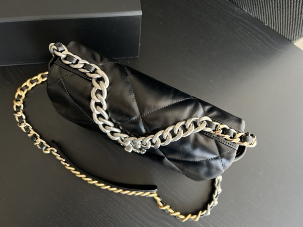 Handbag   Chanel  1160  size  26cmx16cmx9 cm