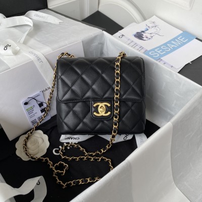Handbag   Chanel  AS3648  size  17X14.5X7.5 cm