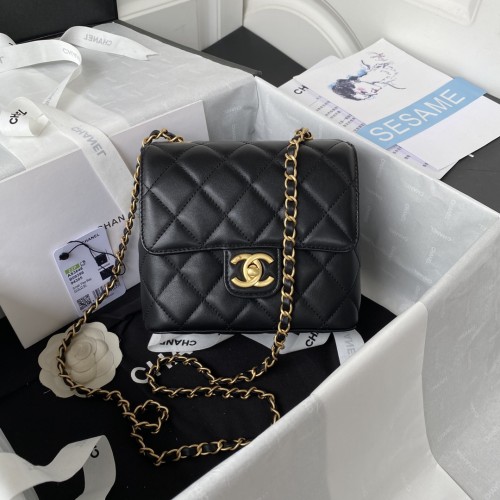 Handbag   Chanel  AS3648  size  17X14.5X7.5 cm