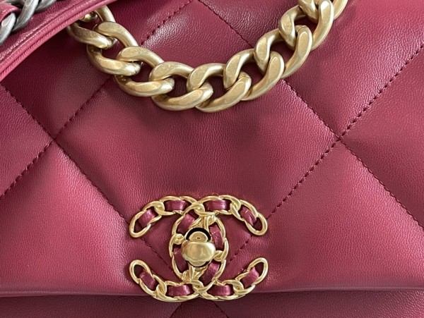 Handbag   Chanel  size 30 cm
