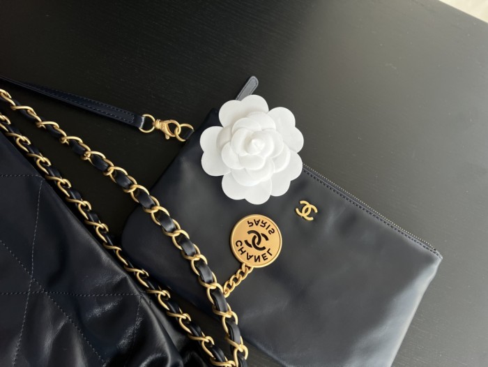 Handbag   Chanel   size 39cmx42cmx8 cm