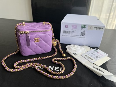 Handbag   Chanel AP1447  size  8.5cmx11cmx7 cm