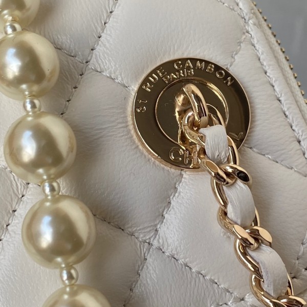 Handbag   Chanel  AP2581  size  8.5*11*7 cm