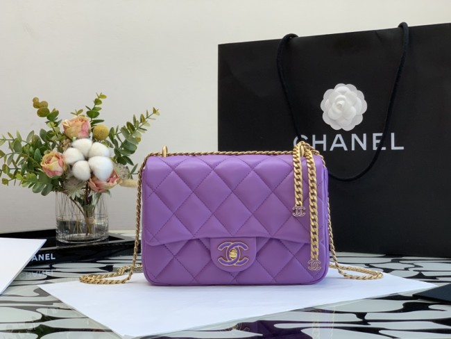 Handbag   Chanel  size  21 cm