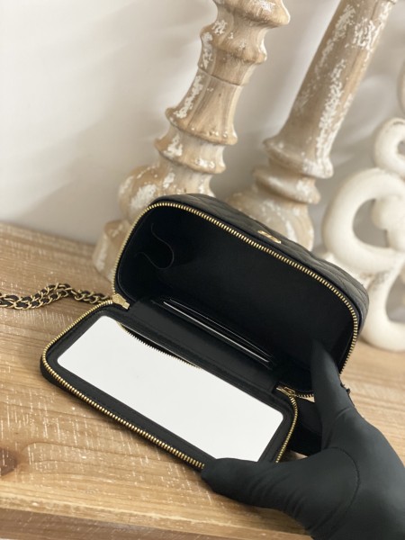 Handbag   Chanel  81226  size  16.5 cm