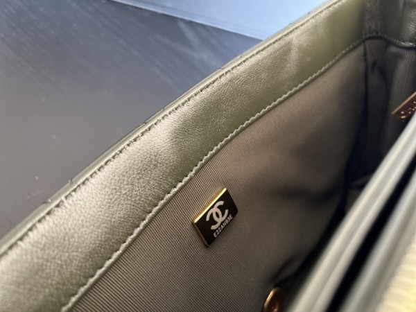 Handbag   Chanel  3393  size 16cmx25cm10 cm