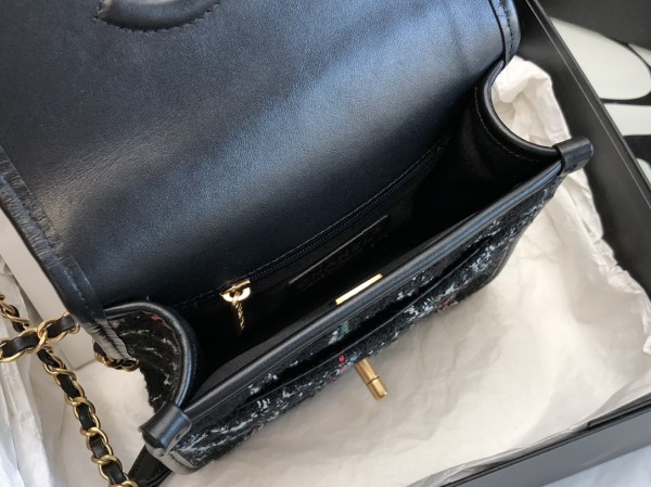Handbag   Chanel   size  𝟷𝟽*𝟸𝟶.𝟻 *𝟼 𝚌𝚖