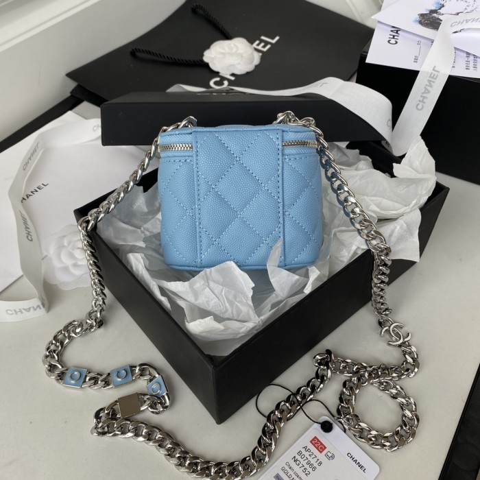 Handbag  Chanel  AP2718  size  12  cm