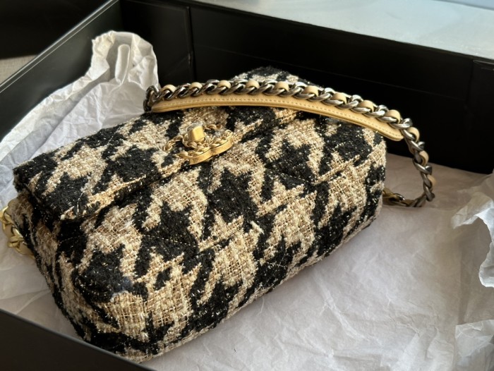Handbag   Chanel  AS1161  size 30 CM