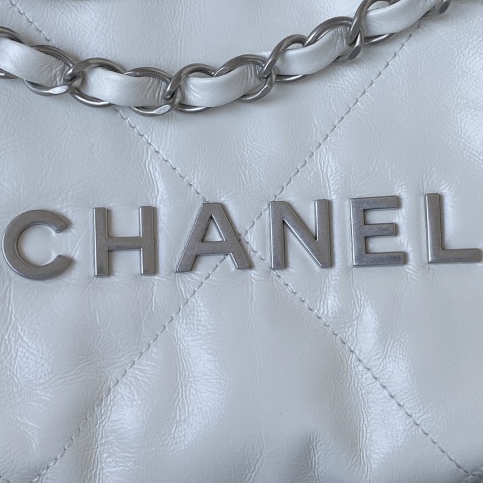 Handbag   Chanel AS3263  size  18X20X6.5 cm