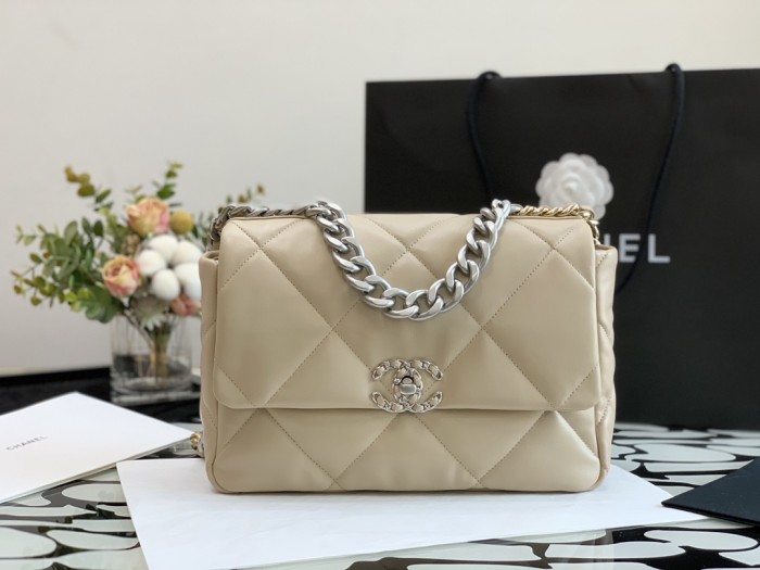 Handbag   Chanel  size 36 cm