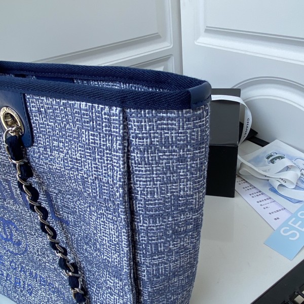  Handbag  Chanel  size  38*30*21 cm