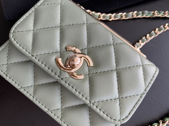 Handbag   Chanel  2301  size 12.5cmx9cmx3 cm