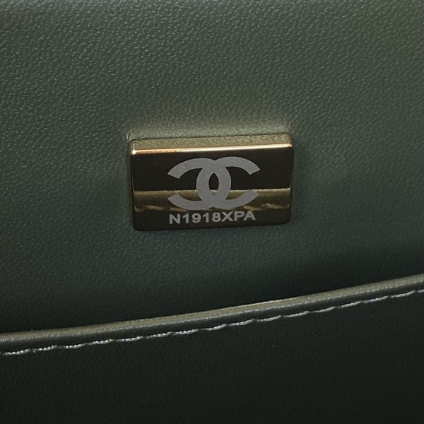 Handbag   Chanel AS3649  size 18X19.5X9.5 cm