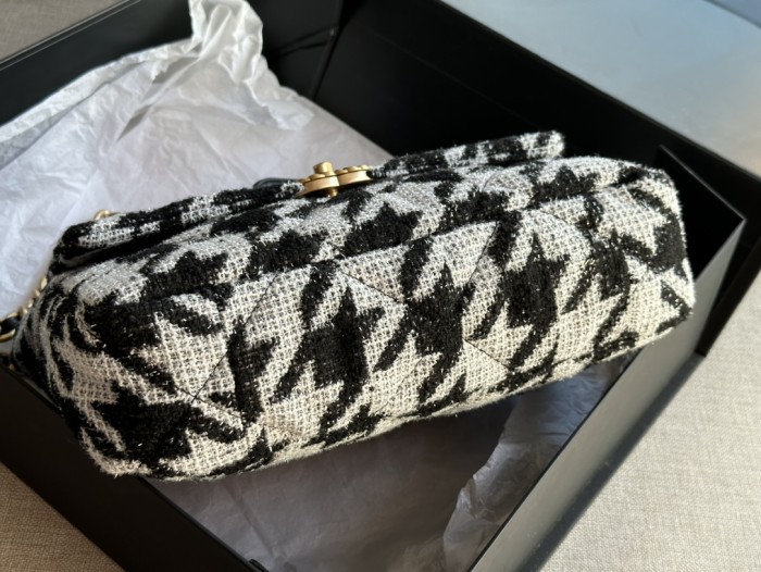 Handbag   Chanel AS1161  size  30 CM