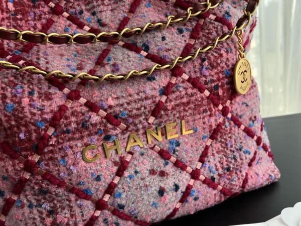 Handbag   Chanel  3261  size  39cmx42cmx8 cm