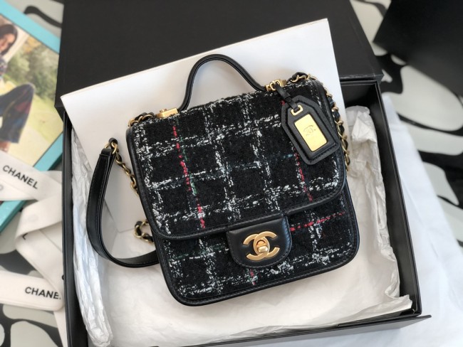 Handbag   Chanel   size  𝟷𝟽*𝟸𝟶.𝟻 *𝟼 𝚌𝚖