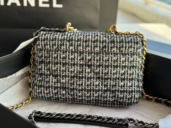  Handbag   Chanel AS1161  size  30 CM