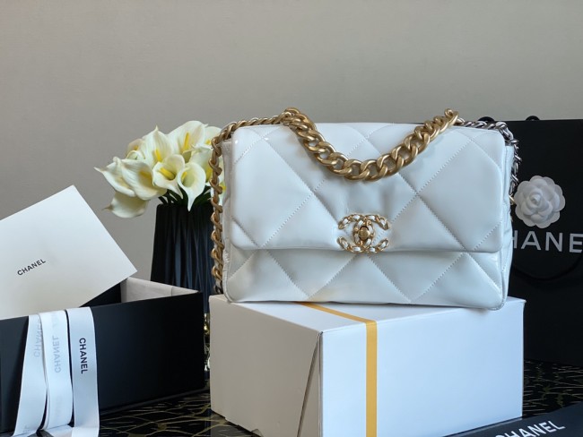 Handbag   Chanel  size  30 cm