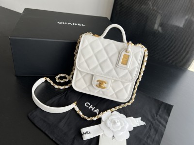 Handbag   Chanel  AS3652  size 17cmx20.5cmx6 cm