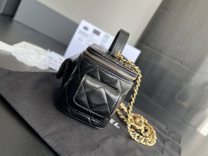 Handbag   Chanel  AP3017  size  17cm10cmx8 cm