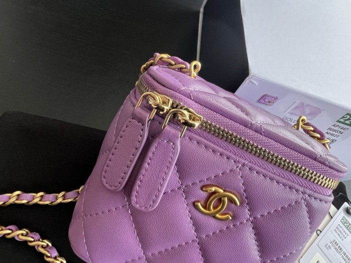 Handbag   Chanel AP1447  size  8.5cmx11cmx7 cm