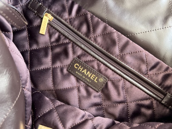 Handbag   Chanel  size 35cmx37cmx7 cm