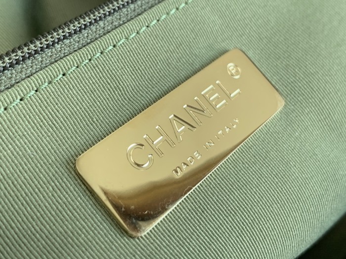 Handbag   Chanel  size 30  cm