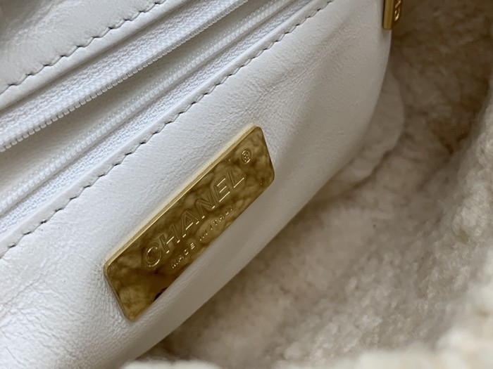 Handbag   Chanel size  26  cm