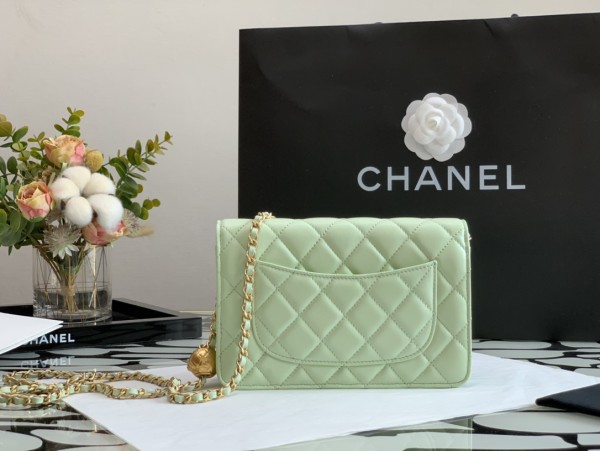 Handbag   Chanel  size 19 cm