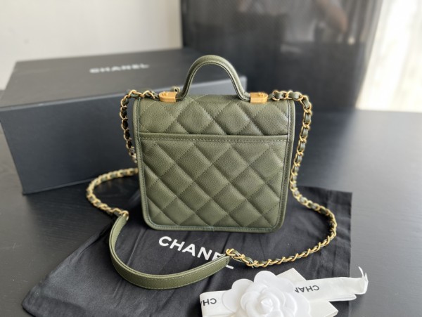 Handbag   Chanel  AS3652  size 17cmx20.5cmx6 cm