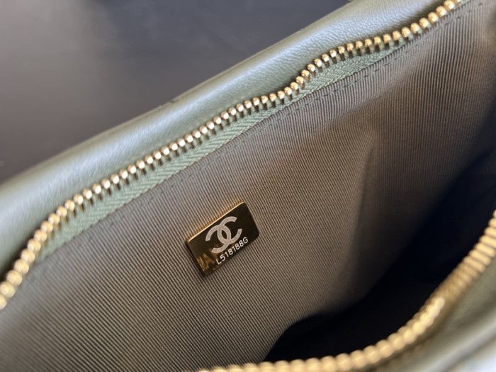 Handbag   Chanel  size  17.5cm24cm6 cm