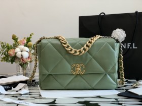 Handbag   Chanel  size 30  cm