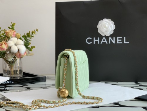 Handbag   Chanel  size 19 cm