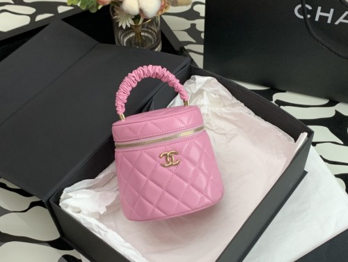 Handbag   Chanel  2730  size 13×13×11 cm