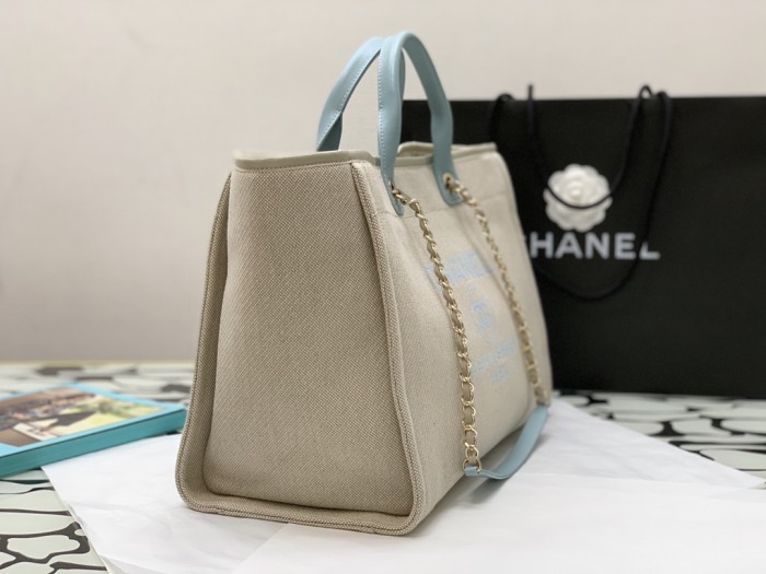 Handbag   Chanel  size 38 cm