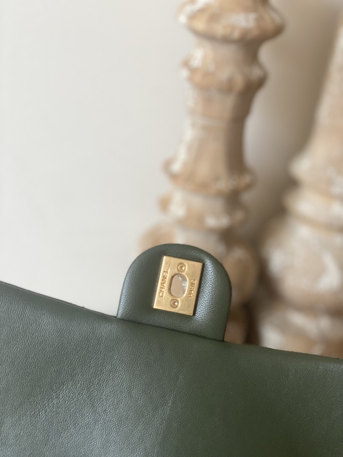 Handbag   Chanel  AS3393  size  14x22x8 cm