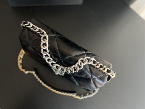 Handbag   Chanel 1160 size  26cmx16cmx9 cm