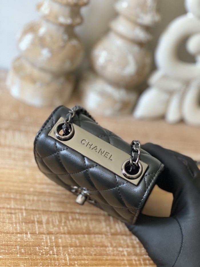 Handbag   Chanel  88631  size 11 11 5 cm