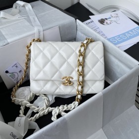  Handbag   Chanel AS3206  size  16-22-7 cm