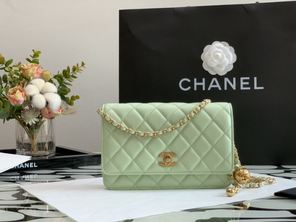 Handbag   Chanel  size 19 cm