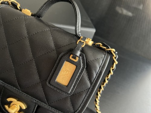 Handbag   Chanel  AS3652  size  17cmx20.5cmx6 cm