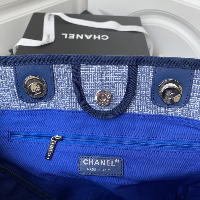  Handbag  Chanel  size  38*30*21 cm