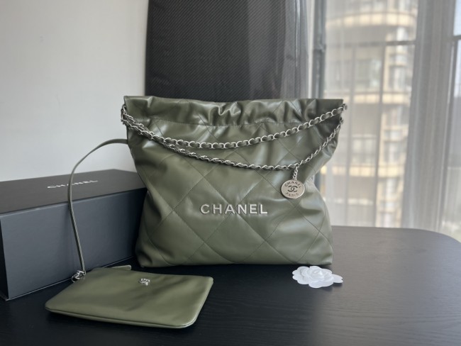 Handbag   Chanel  size 39cmx42cmx8 cm