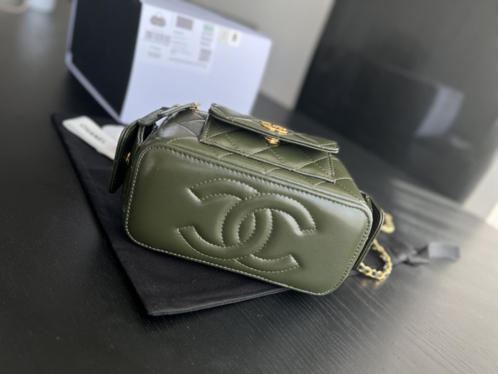 Handbag   Chanel  AP3017  size  17cm10cmx8 cm