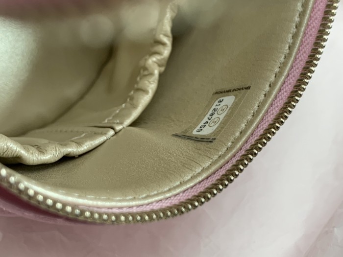 Handbag   Chanel  2730  size 13×13×11 cm